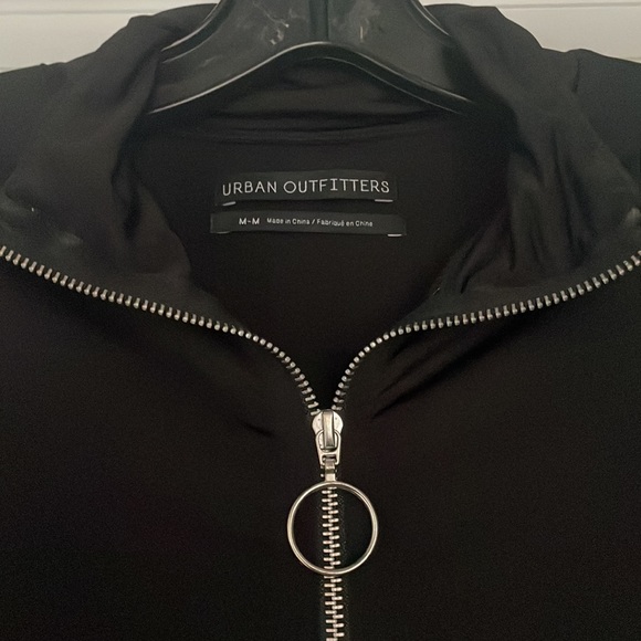 Urban Outfitters Black Zip Up Top - Size M - Picture 6 of 7